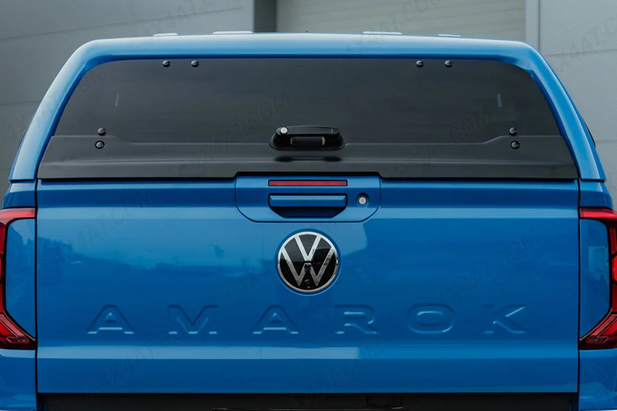 Volkswagen Amarok 2023+ AeroKlas Leisure Hardtop - Pop-Out Windows